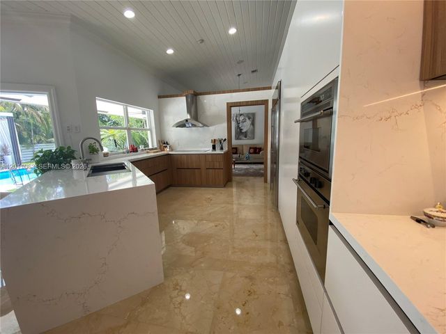 13255 SW 106th Ave, Miami, FL 33176