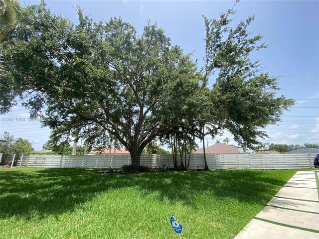 13255 SW 106th Ave, Miami, FL 33176