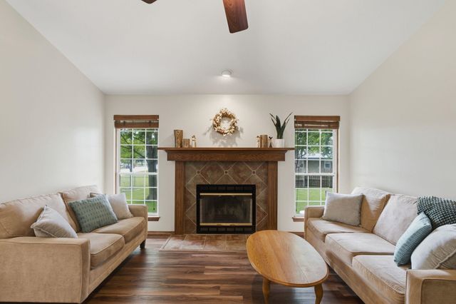433 S Firefly Ct, Wichita, KS 67235