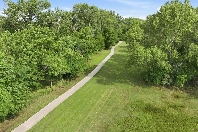 433 S Firefly Ct, Wichita, KS 67235