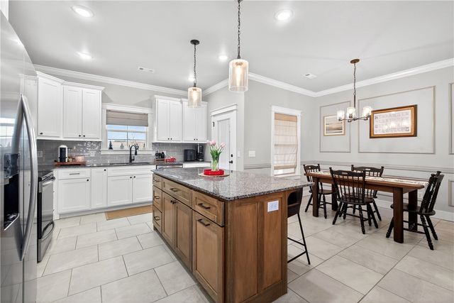 603 Woodplains Avenue, Tontitown, AR 72762