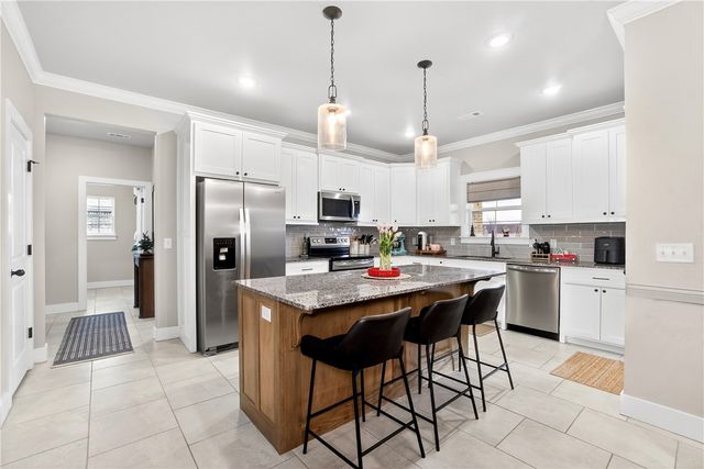 603 Woodplains Avenue, Tontitown, AR 72762