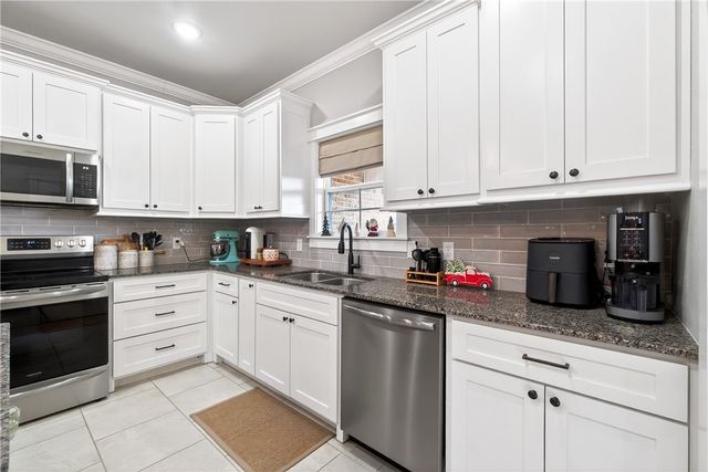 603 Woodplains Avenue, Tontitown, AR 72762