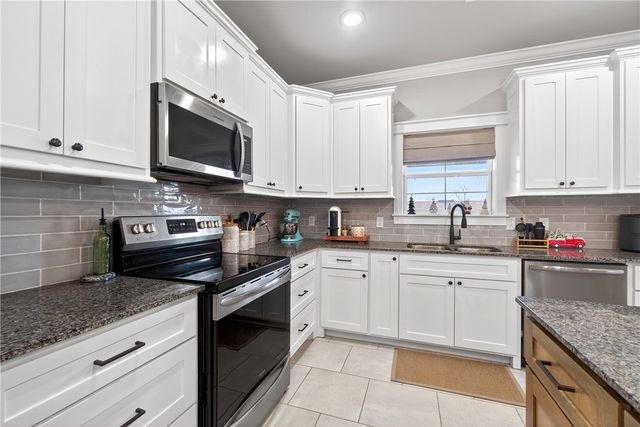 603 Woodplains Avenue, Tontitown, AR 72762