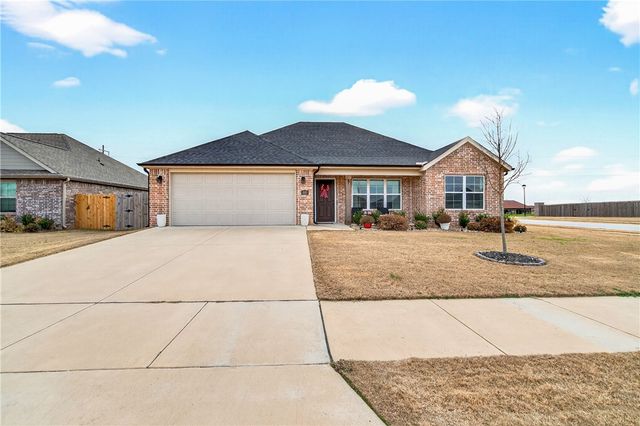 603 Woodplains Avenue, Tontitown, AR 72762