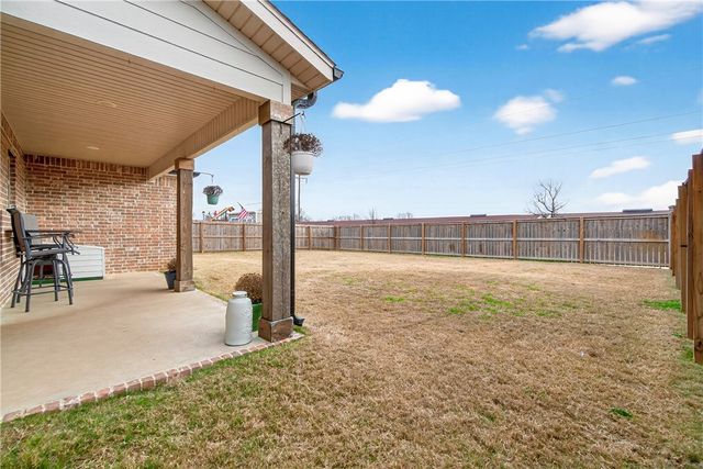 603 Woodplains Avenue, Tontitown, AR 72762