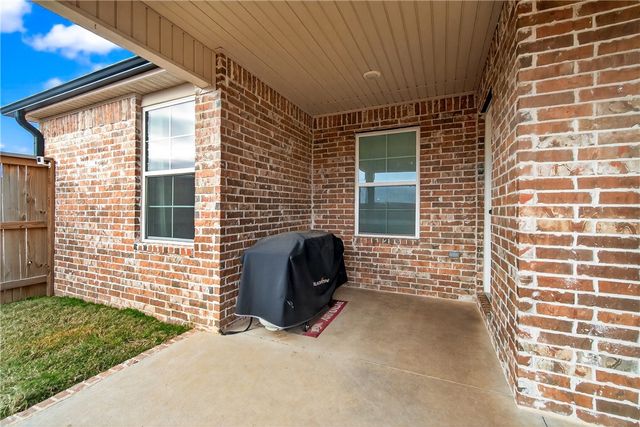 603 Woodplains Avenue, Tontitown, AR 72762