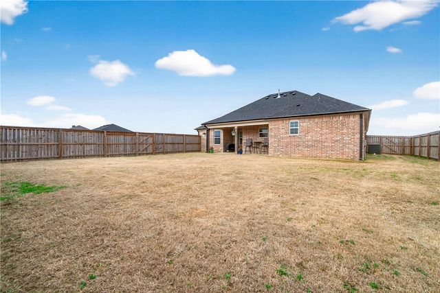 603 Woodplains Avenue, Tontitown, AR 72762