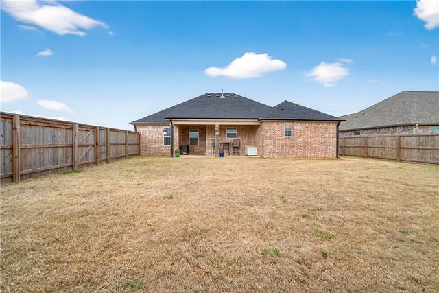 603 Woodplains Avenue, Tontitown, AR 72762