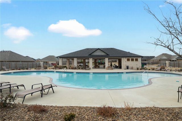 603 Woodplains Avenue, Tontitown, AR 72762