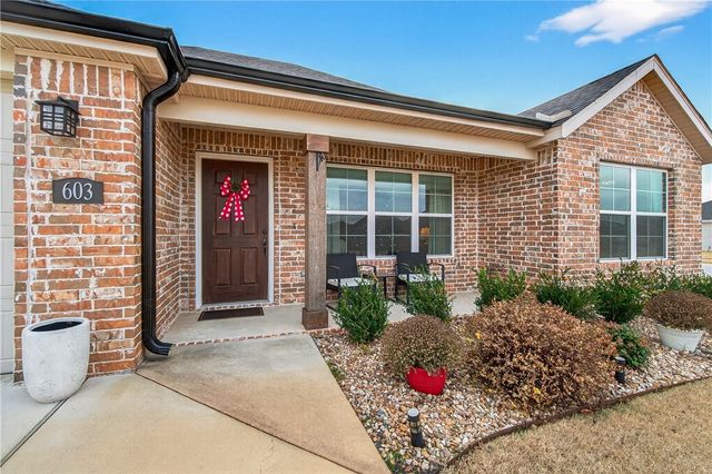 603 Woodplains Avenue, Tontitown, AR 72762