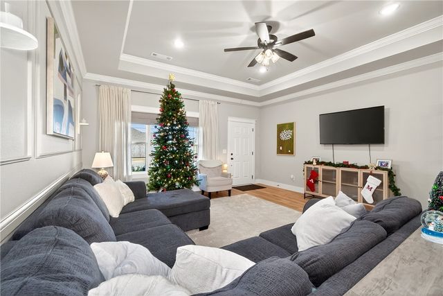 603 Woodplains Avenue, Tontitown, AR 72762