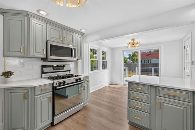 122 Dewey Avenue, Pawtucket, RI 02861
