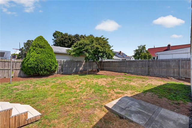 122 Dewey Avenue, Pawtucket, RI 02861