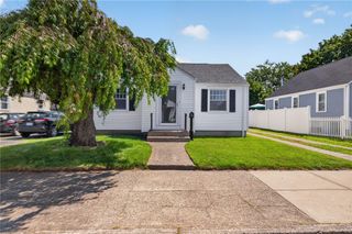 122 Dewey Avenue, Pawtucket, RI 02861