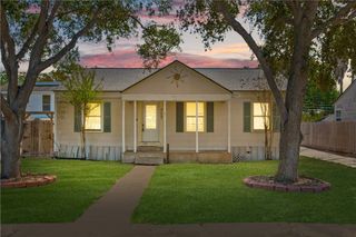 717 Indiana Ave, Corpus Christi, TX 78404