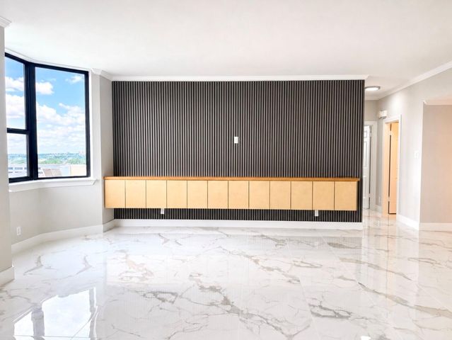 651 Bering Drive 1002, Houston, TX 77057
