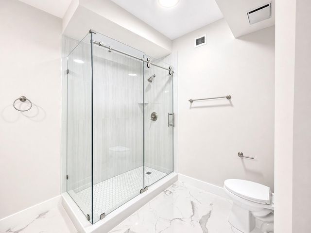 651 Bering Drive 1002, Houston, TX 77057