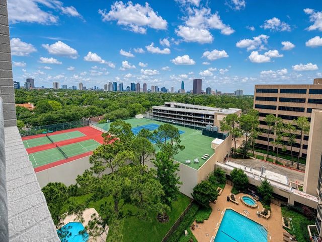 651 Bering Drive 1002, Houston, TX 77057