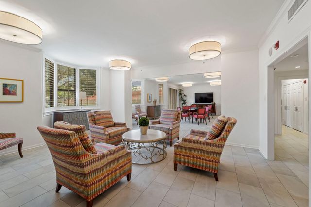 651 Bering Drive 1002, Houston, TX 77057