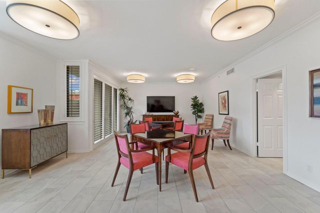 651 Bering Drive 1002, Houston, TX 77057