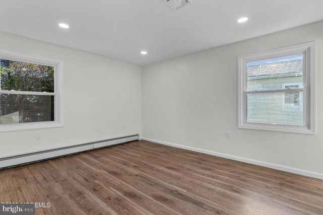 3 MADRAS CT, Toms River, NJ 08757