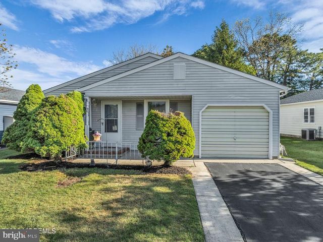 3 MADRAS CT, Toms River, NJ 08757