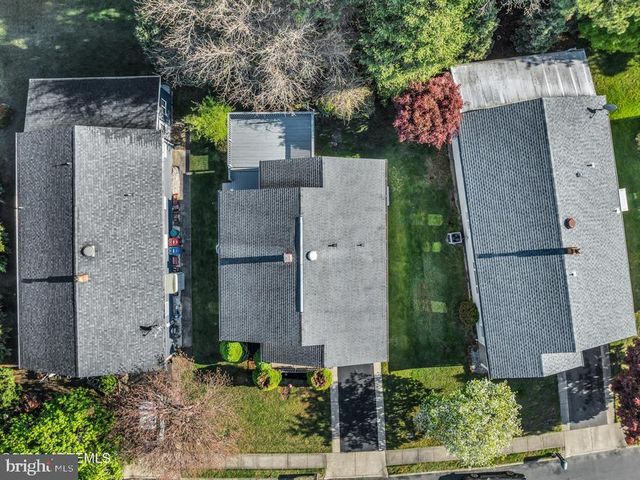 3 MADRAS CT, Toms River, NJ 08757