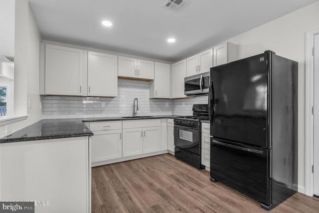 3 MADRAS CT, Toms River, NJ 08757