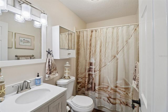 2225 CYPRESS COURT 2C, Tavares, FL 32778