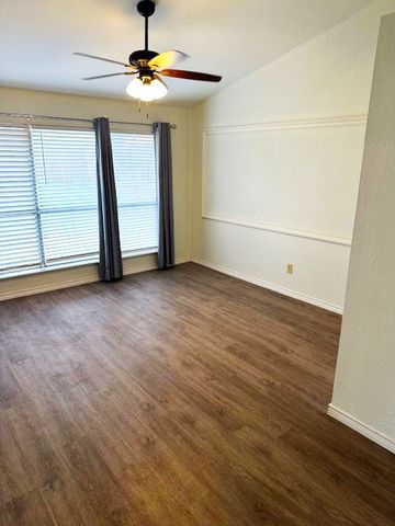 7612 Honeybee Court, Fort Worth, TX 76137