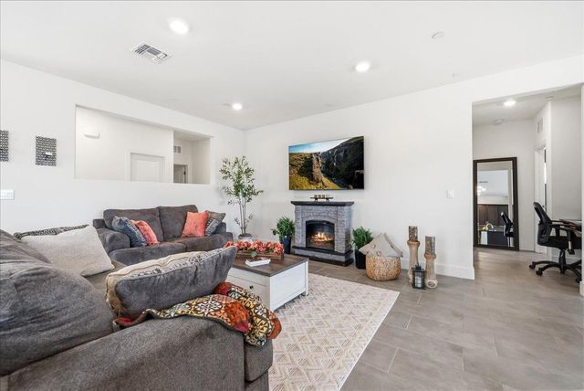 14864 Oakville Ln, Sloughhouse, CA 95683