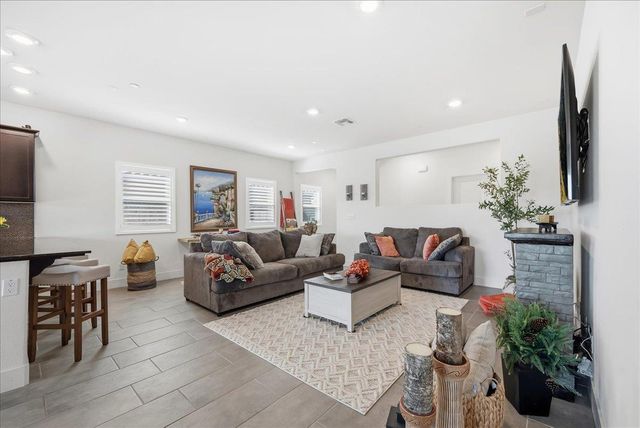 14864 Oakville Ln, Sloughhouse, CA 95683