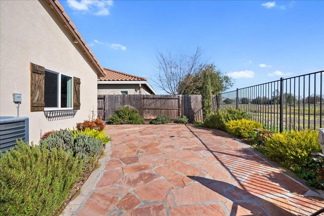 14864 Oakville Ln, Sloughhouse, CA 95683