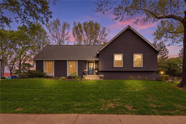 2601 W 121st Street, Leawood, KS 66209