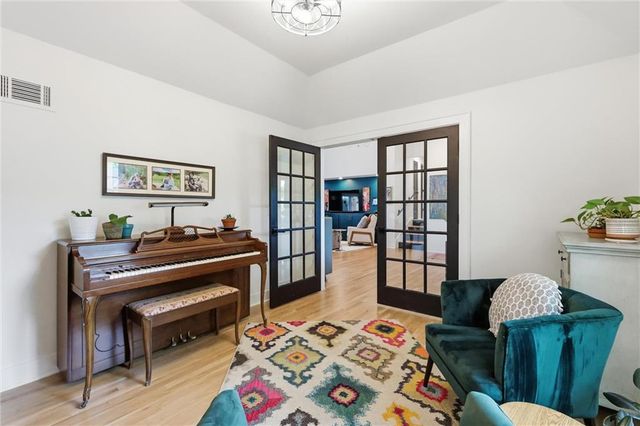 2601 W 121st Street, Leawood, KS 66209