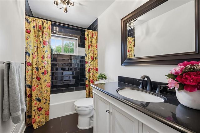 2601 W 121st Street, Leawood, KS 66209