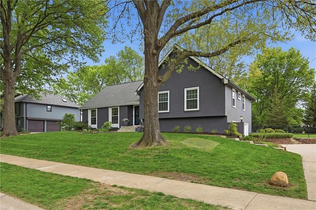 2601 W 121st Street, Leawood, KS 66209