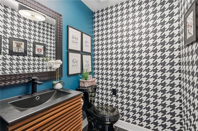 2601 W 121st Street, Leawood, KS 66209