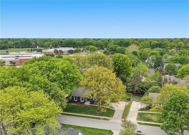 2601 W 121st Street, Leawood, KS 66209