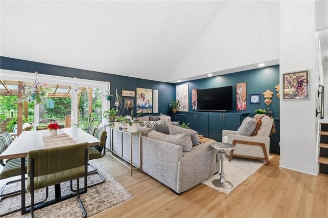 2601 W 121st Street, Leawood, KS 66209