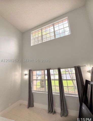 10151 SW 9th Ln 10151, Pembroke Pines, FL 33025