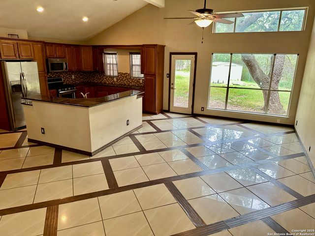 14239 Red Maple Wood, San Antonio, TX 78249