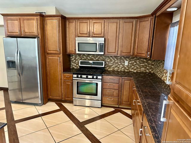 14239 Red Maple Wood, San Antonio, TX 78249