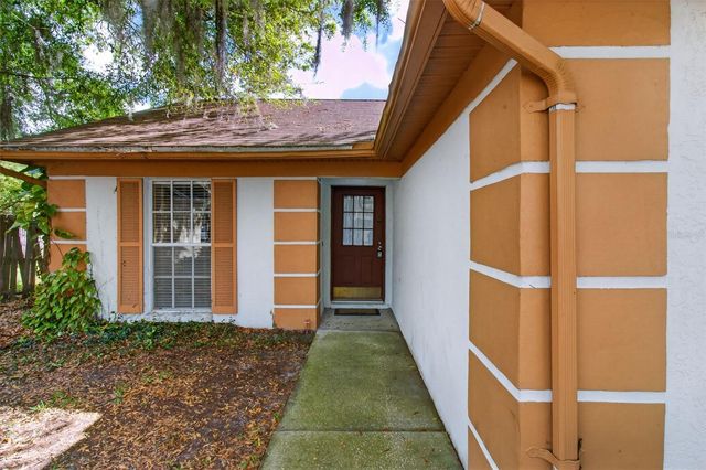 9761 FOX CHAPEL ROAD, Tampa, FL 33647