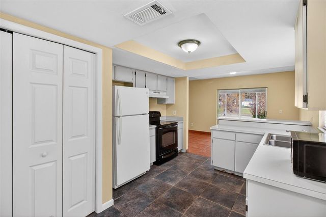 9761 FOX CHAPEL ROAD, Tampa, FL 33647