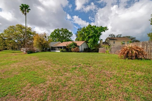 9761 FOX CHAPEL ROAD, Tampa, FL 33647