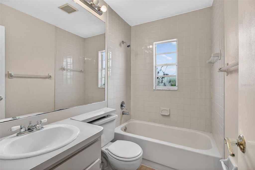 Image 24 of property listing at 9761 FOX CHAPEL ROAD, Tampa, FL 33647