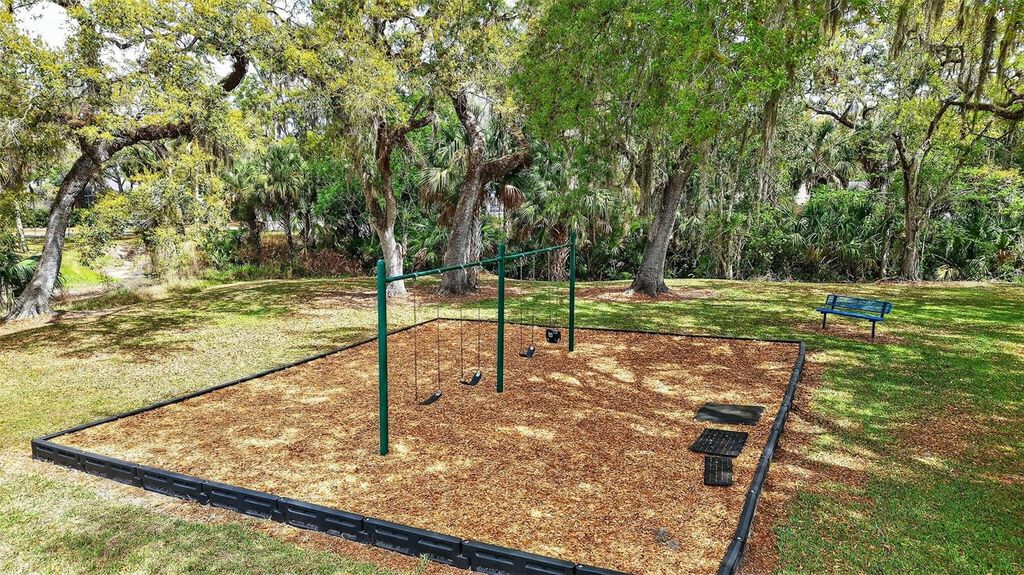 Image 36 of property listing at 9761 FOX CHAPEL ROAD, Tampa, FL 33647