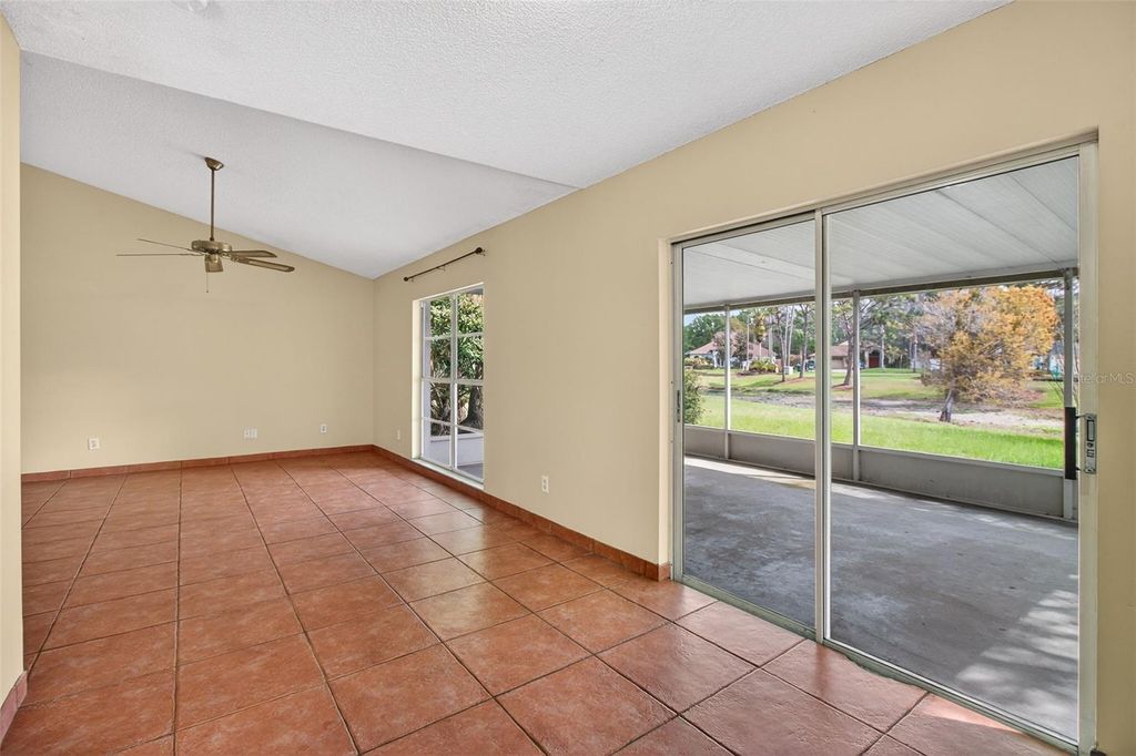 Image 9 of property listing at 9761 FOX CHAPEL ROAD, Tampa, FL 33647